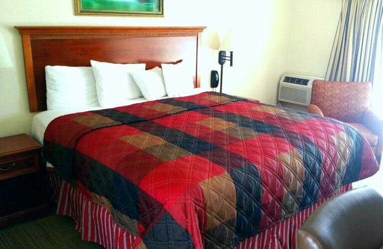 Lakefront Motel